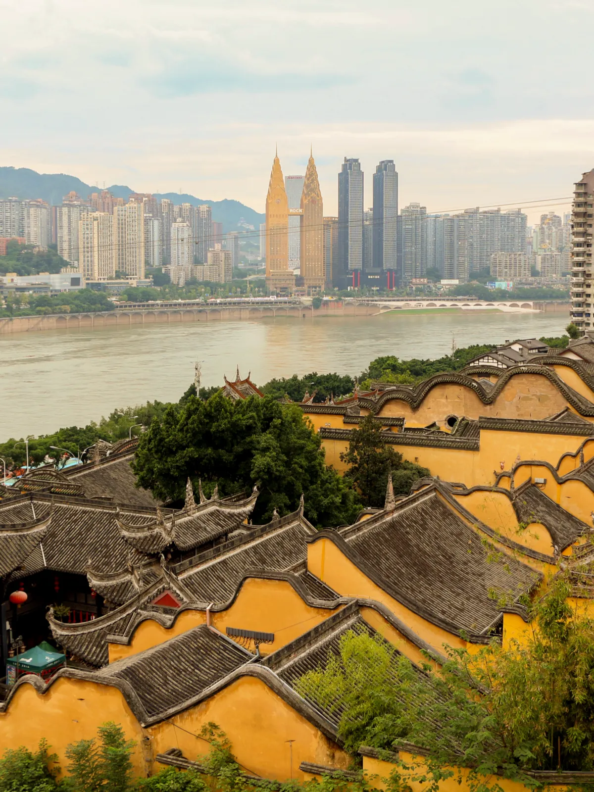 Chongqing: The City built in layers